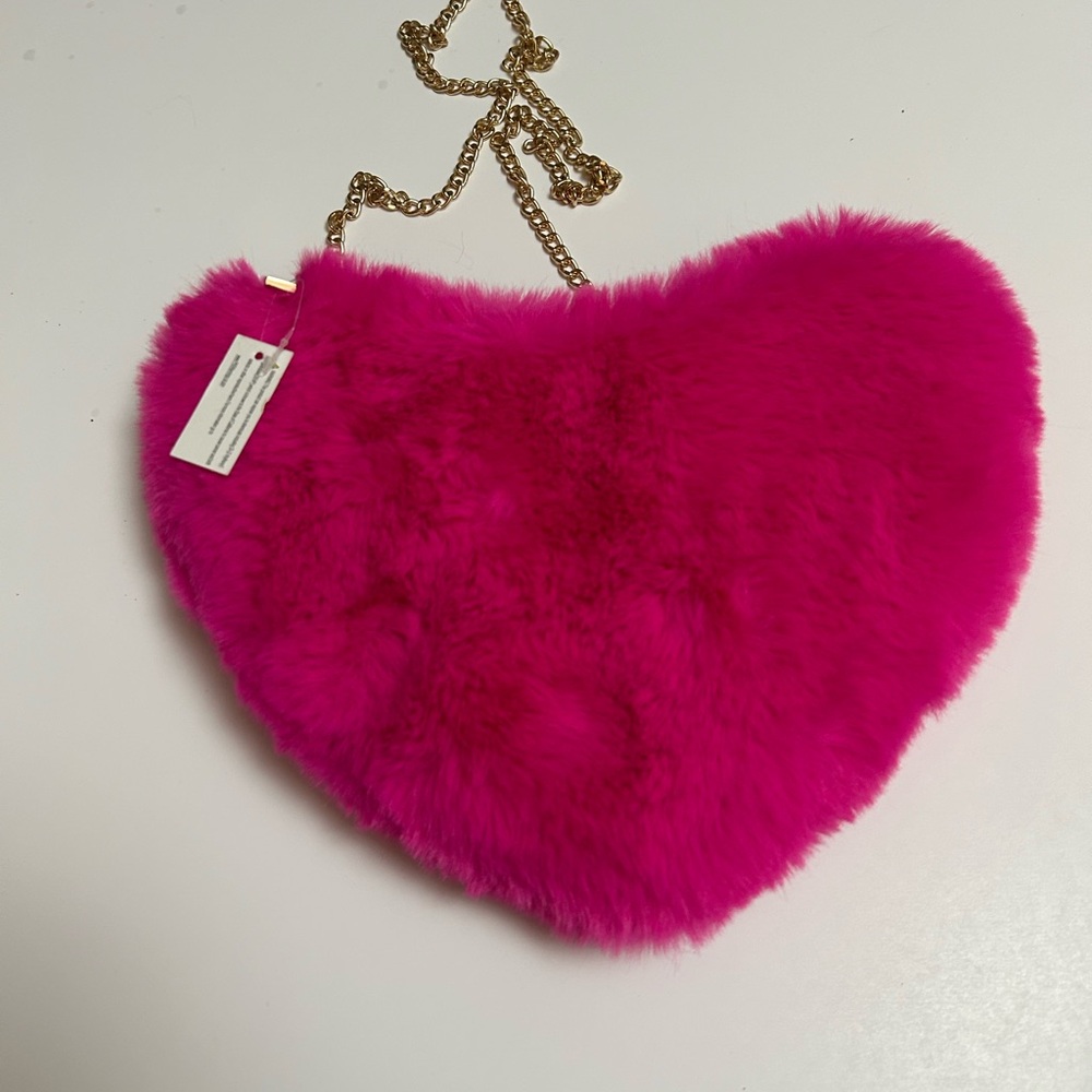 Pink NWT Faux Fur Heart Shaped Shoulder and Body Hamdbag with Gold Chain